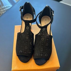 Unisa Black sandal. Like new - worn once. In original box